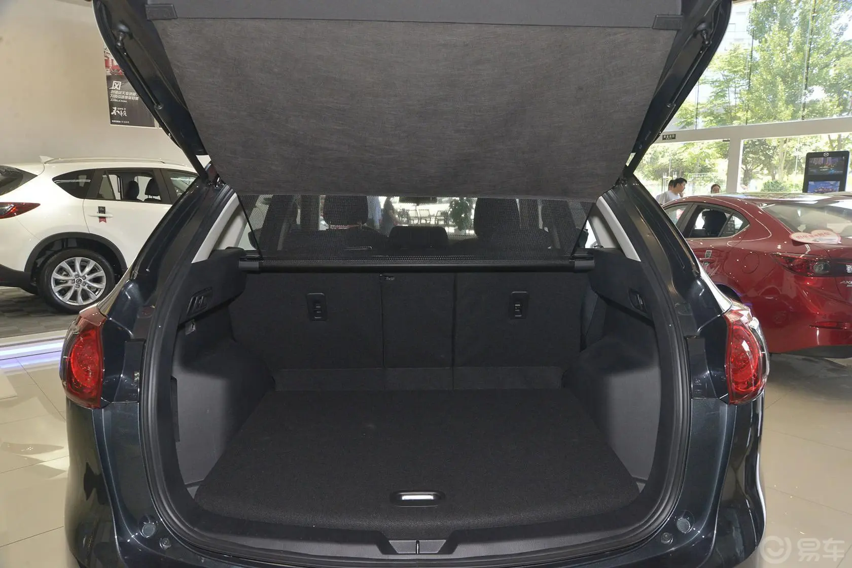 马自达CX-52.0L 手自一体 两驱 都市版行李箱空间