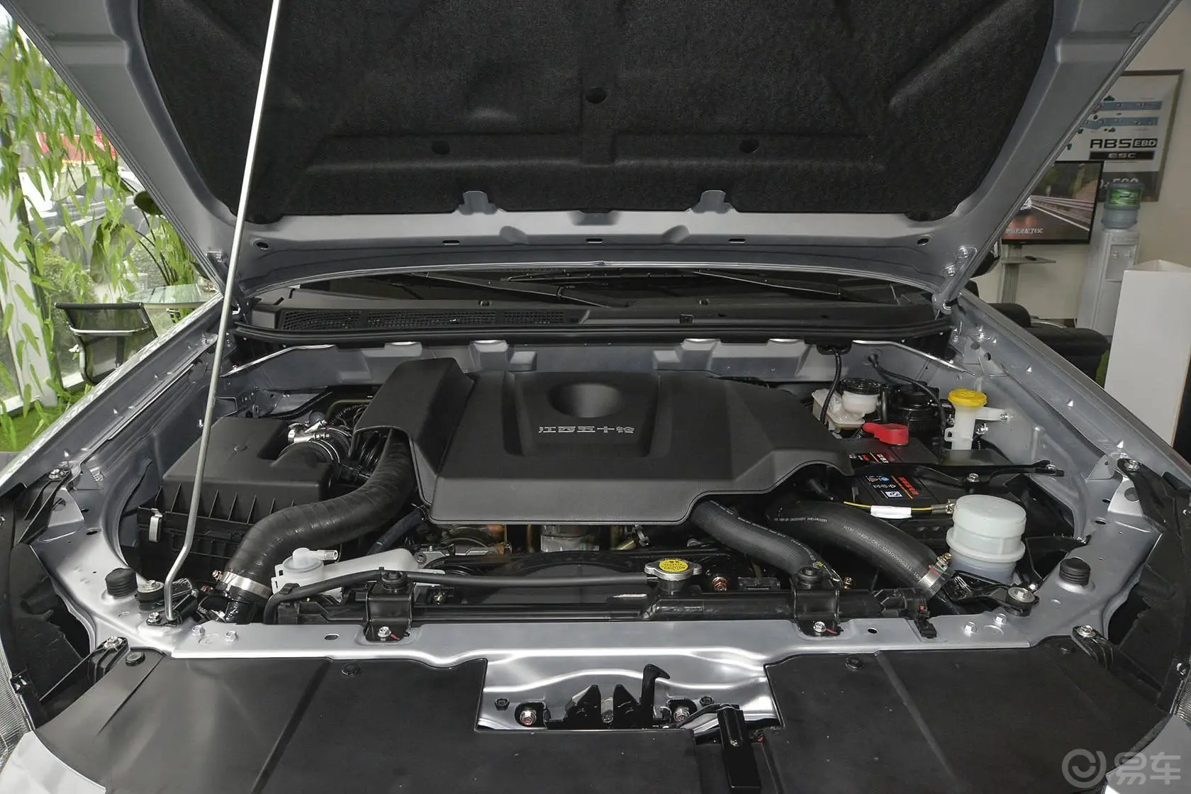 瑞迈2.8T 四驱超豪华款发动机