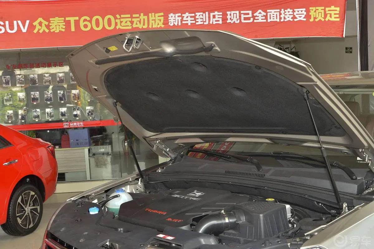 众泰T600家用版 2.0T 手动 豪华型发动机盖开启