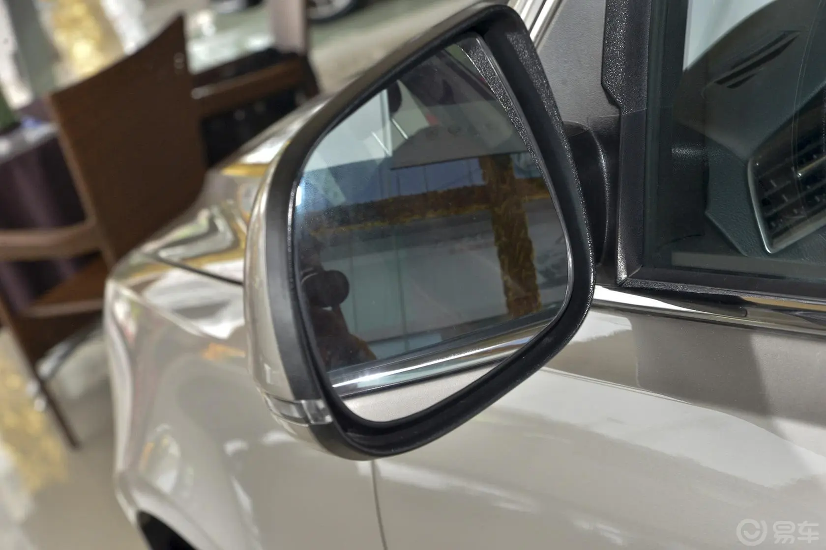 众泰T600家用版 2.0T 手动 豪华型后视镜镜面（后）