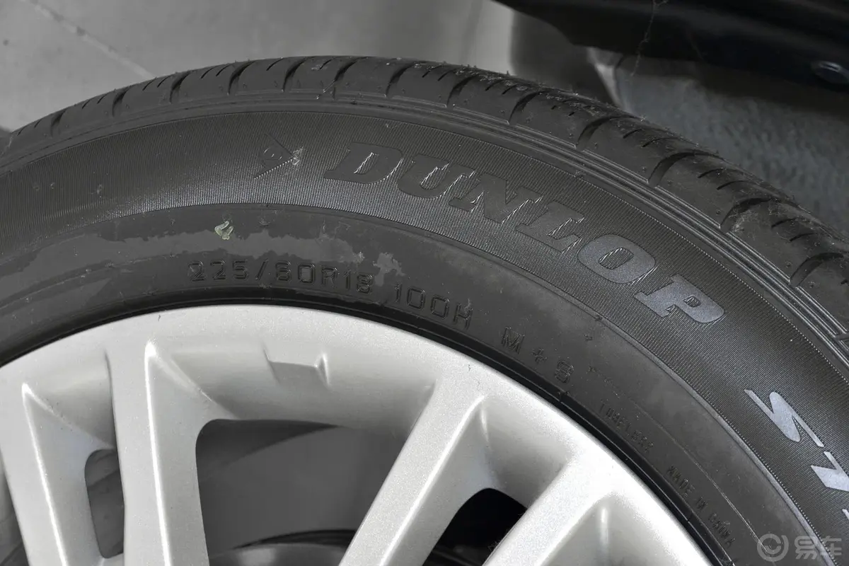 长安CS751.8T 自动 四驱 尊贵型 国4轮胎规格