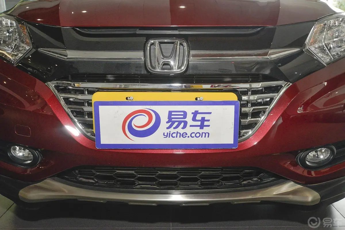 缤智1.8L CVT 两驱 先锋型前格栅侧俯拍