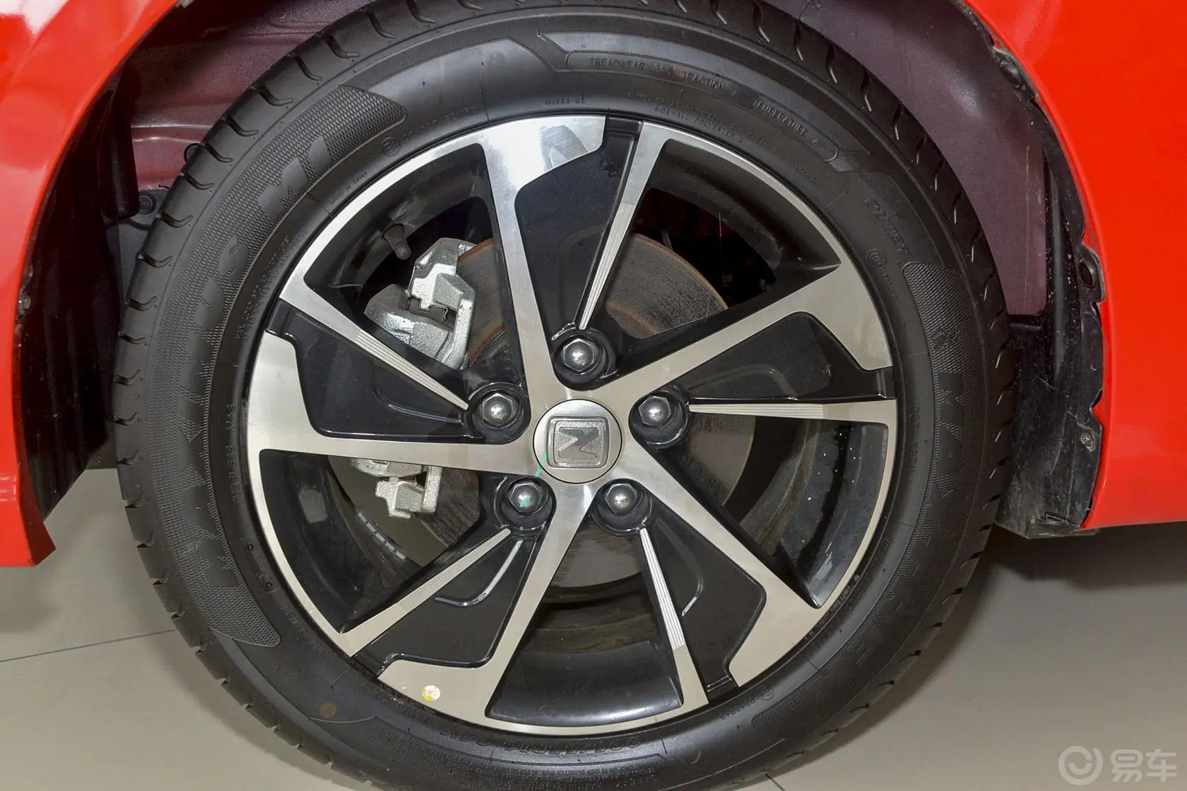 众泰Z300新视界版 1.6L 自动 豪华型轮圈