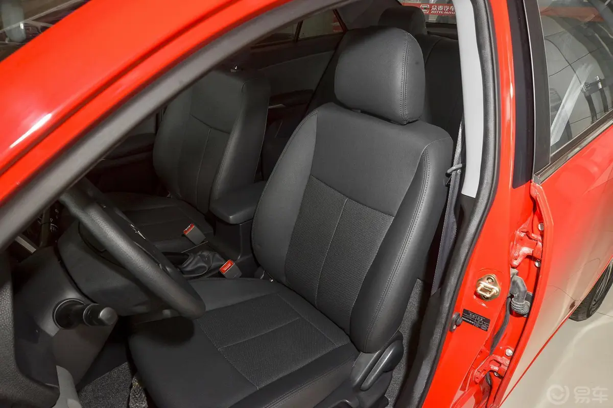 众泰Z300新视界版 1.6L 自动 豪华型驾驶员座椅