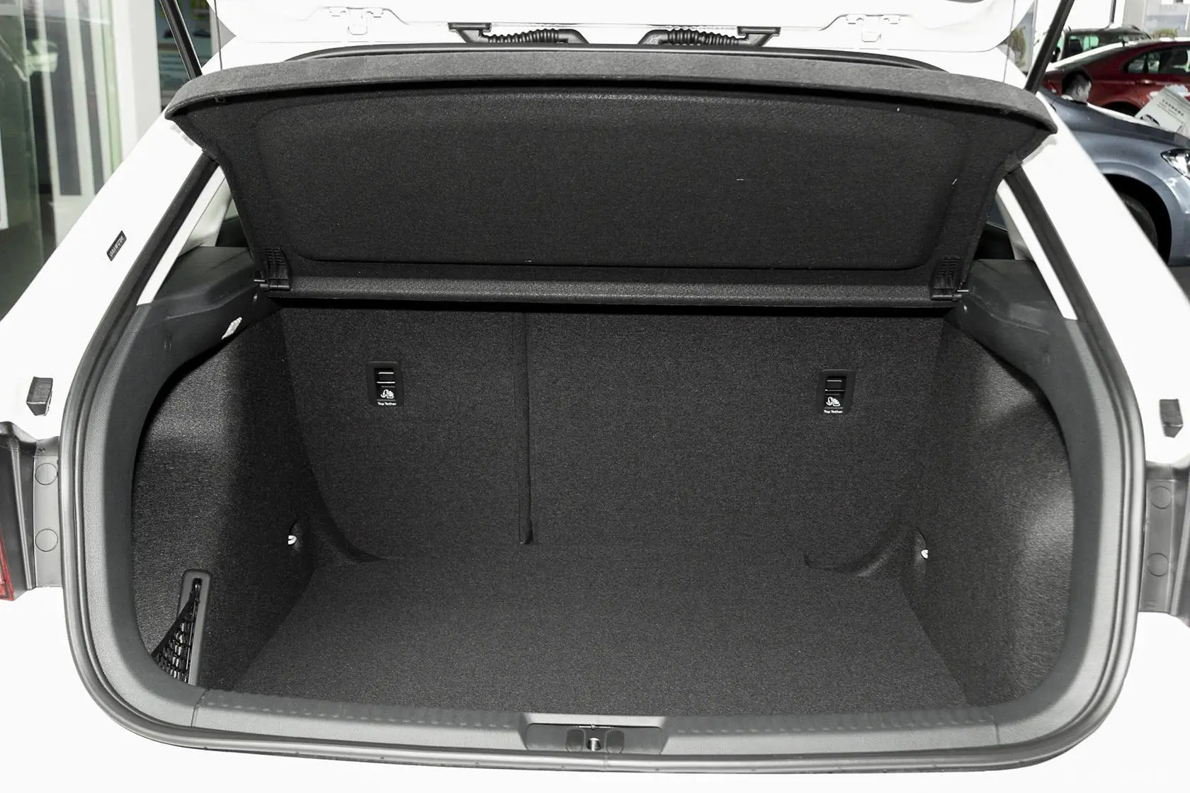 朗境1.6L 自动 豪华型行李箱空间