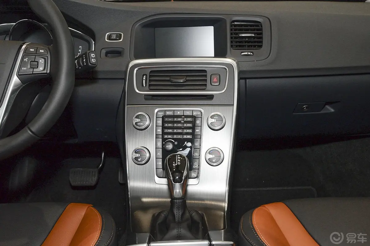 沃尔沃V60Cross Country 2.5T T6 AWD中控台整体