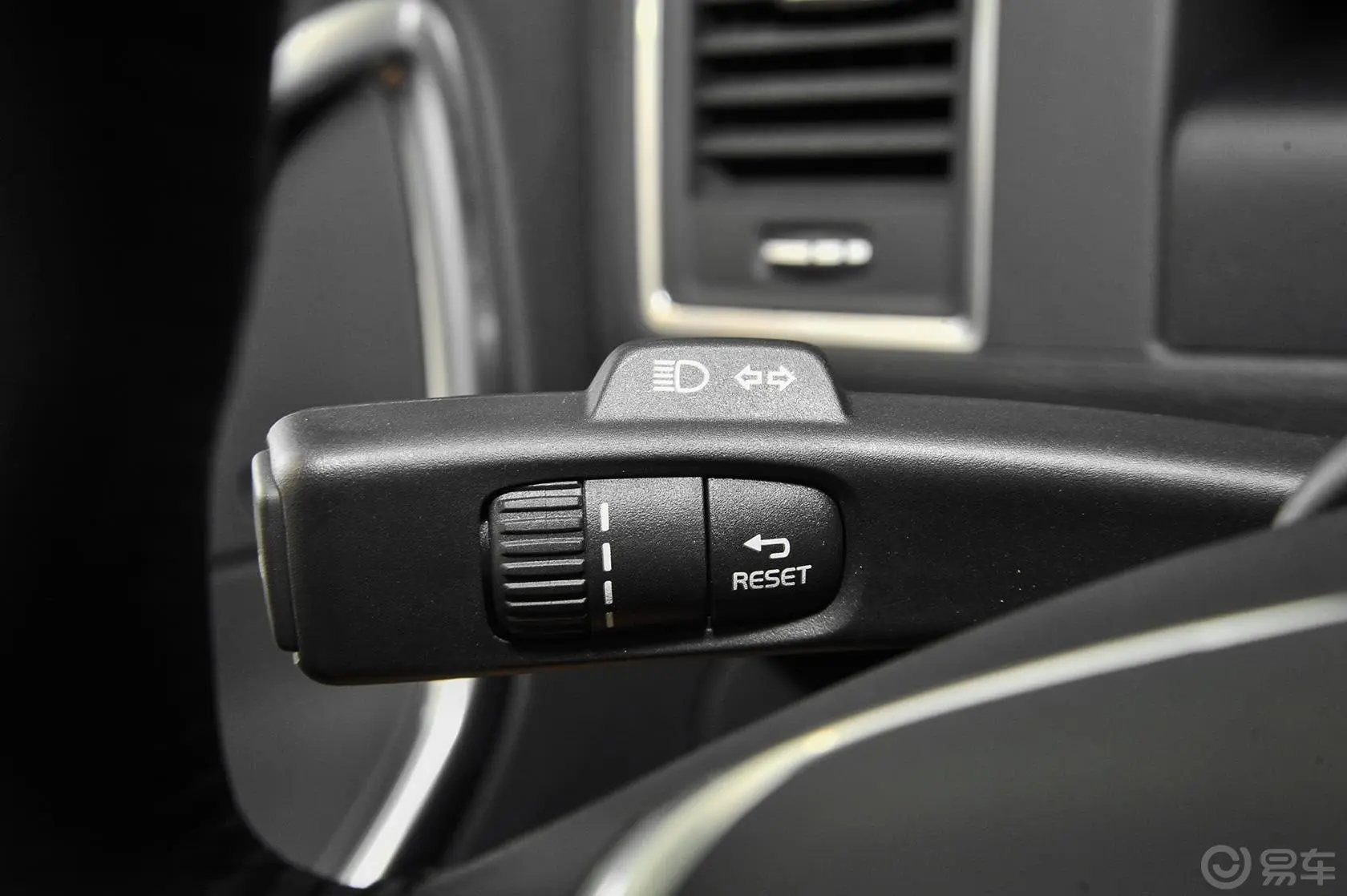 沃尔沃XC60T5 AWD 智远版大灯开关