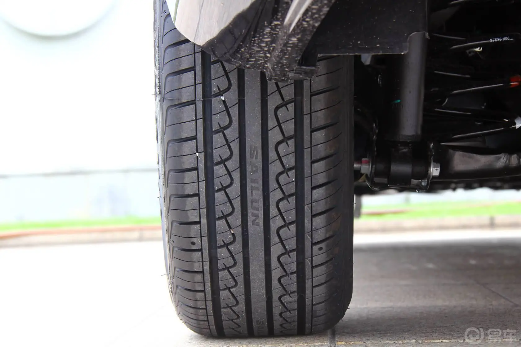 众泰Z3001.5L 手动 尊贵版轮胎花纹