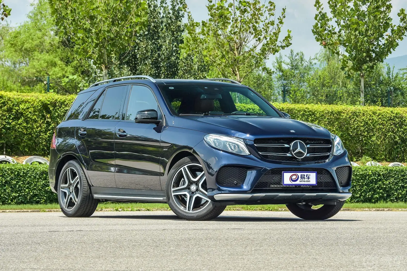 奔驰GLEGLE 450 AMG 4MATIC侧前45度车头向右水平