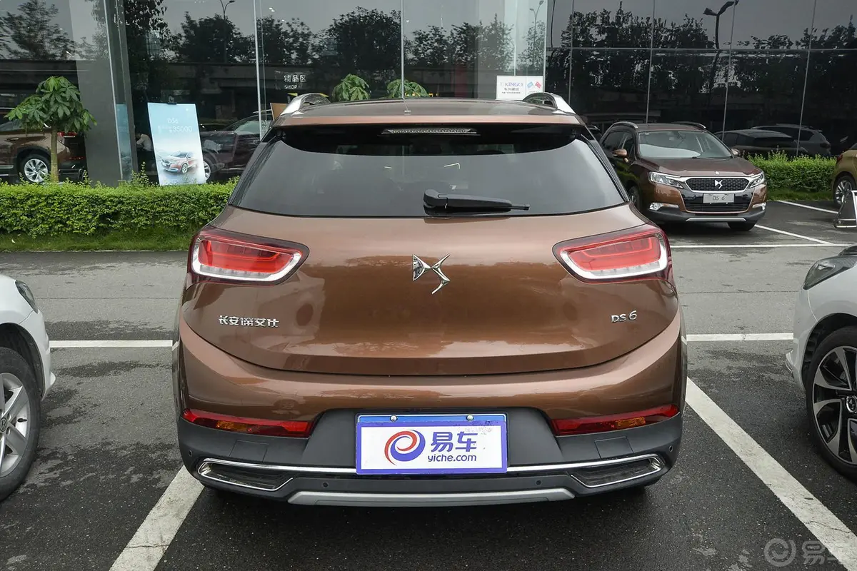 DS 61.8T 尊享版THP200正后水平