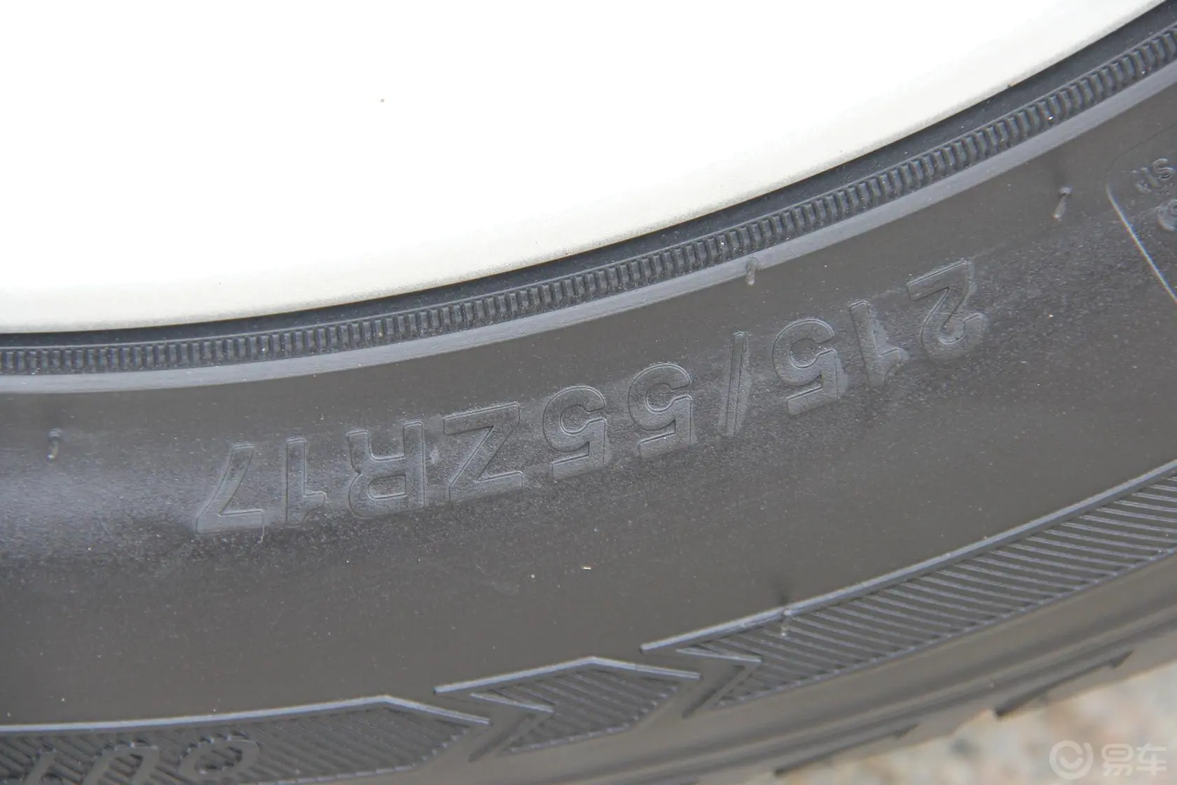 众泰Z5001.5T 手动 尊贵版轮胎规格