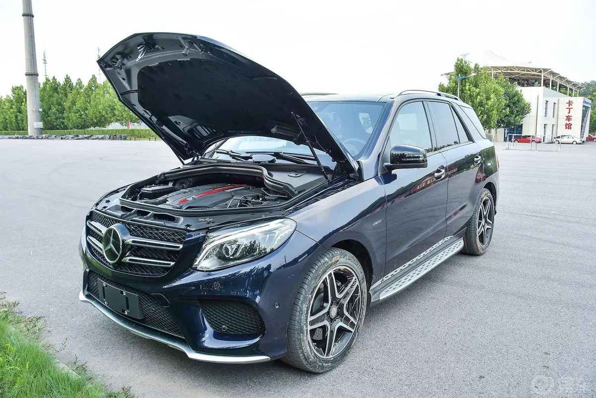 奔驰GLEGLE 450 AMG 4MATIC发动机盖开启