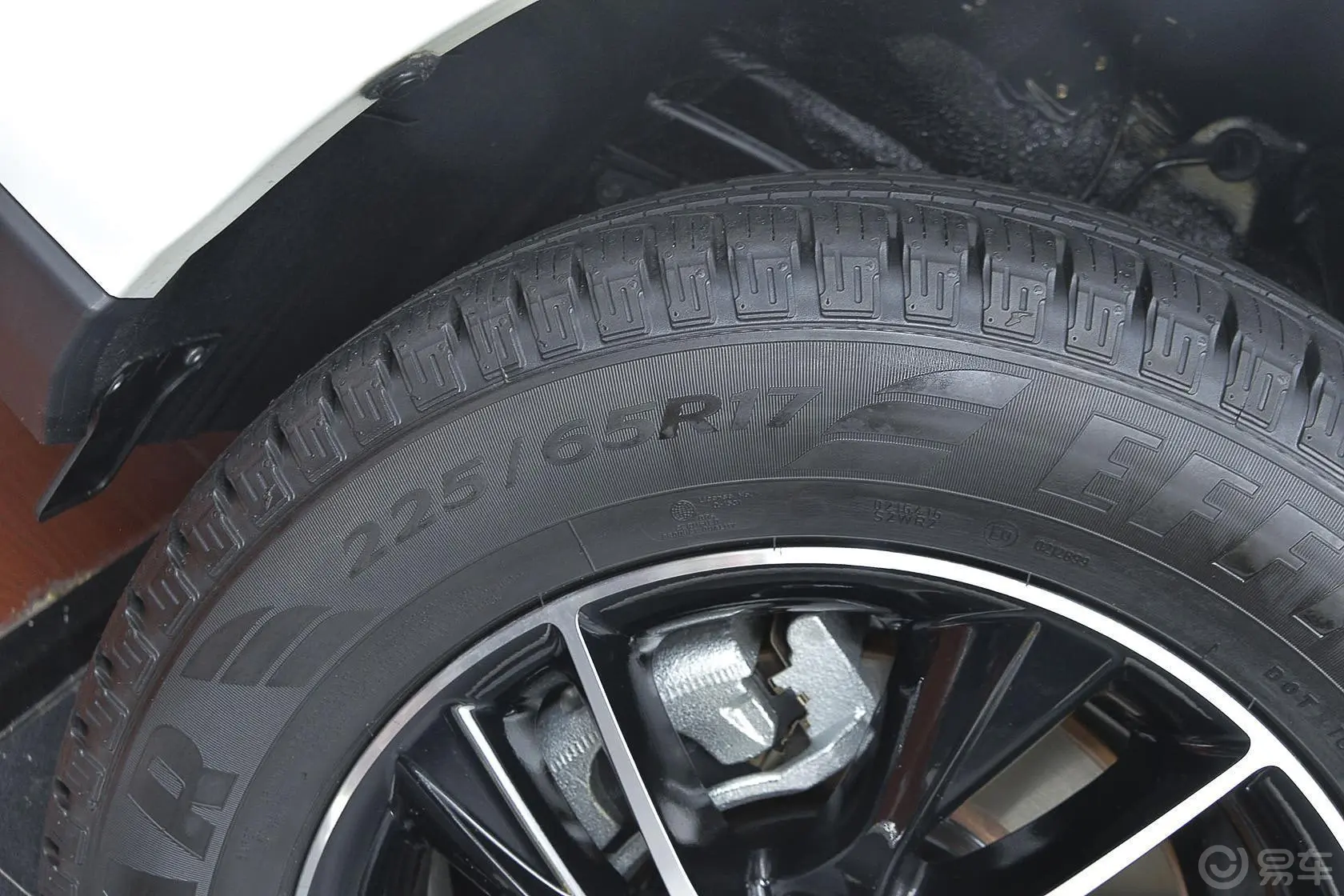 比亚迪S71.5T 手动 尊贵型 7座 升级版轮胎规格