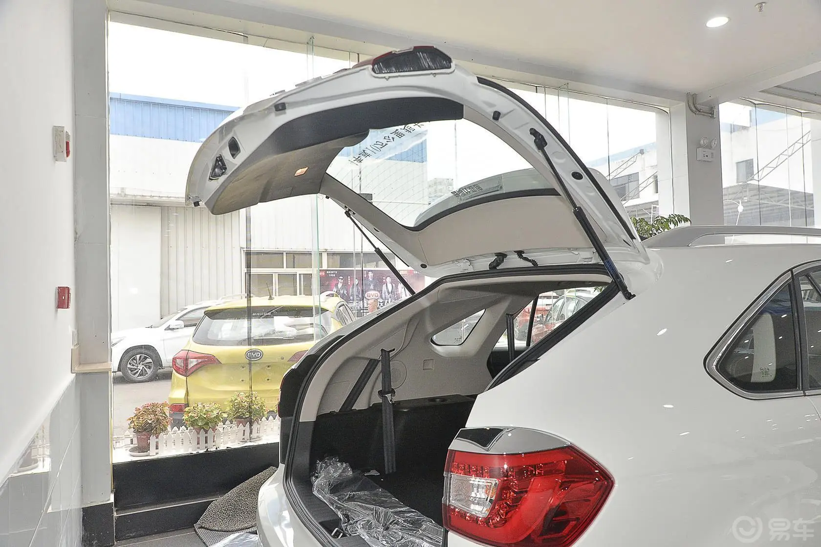 比亚迪S71.5T 手动 尊贵型 7座 升级版行李厢开口范围