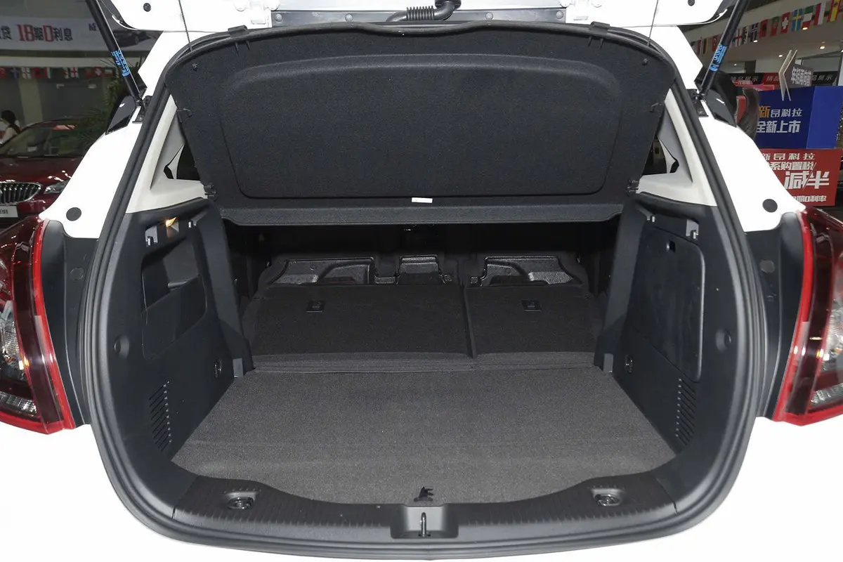 昂科拉18T 自动 四驱 全能旗舰型行李箱空间