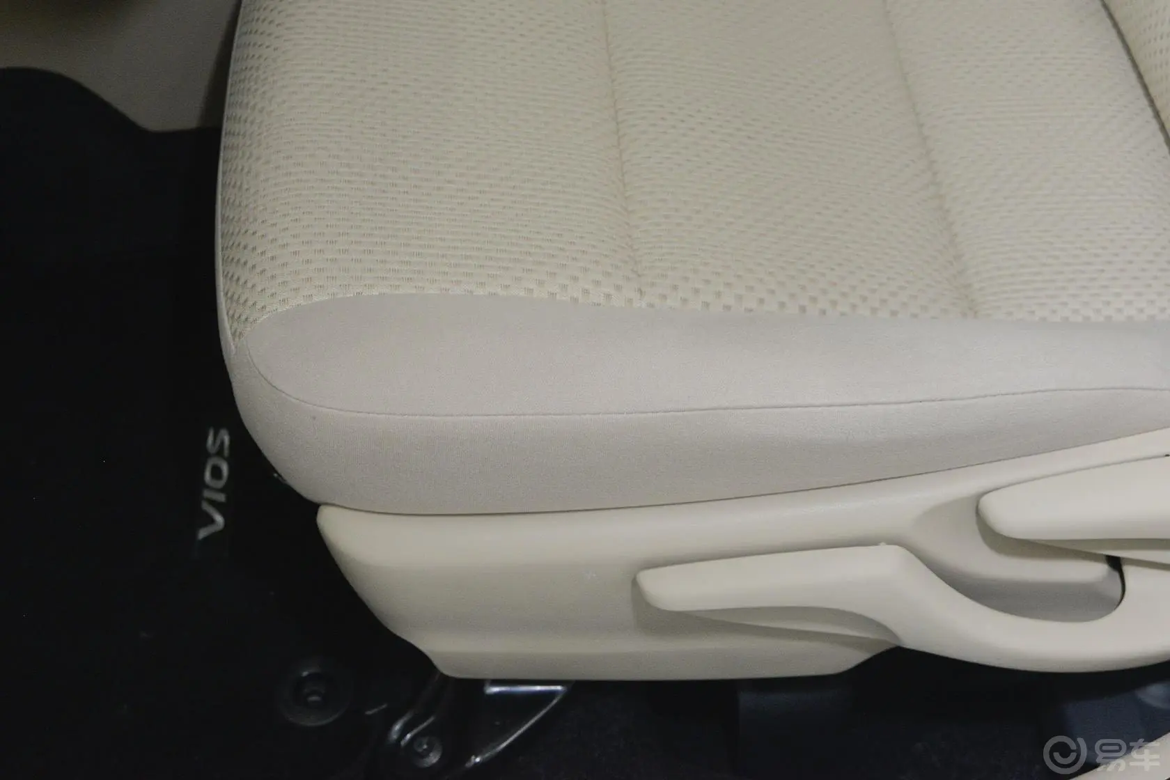 威驰1.3L 手动 超值版座椅调节键