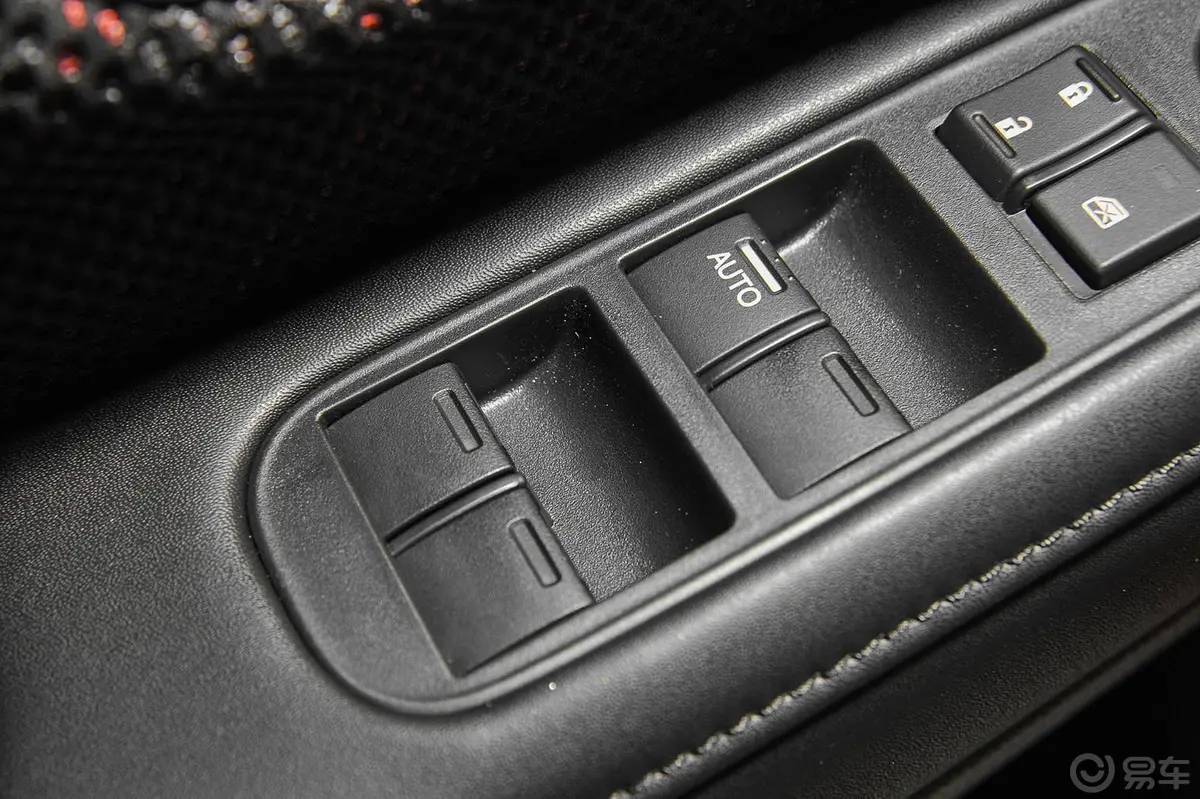 本田XR-V1.8L EXi 手动 舒适版车窗升降键