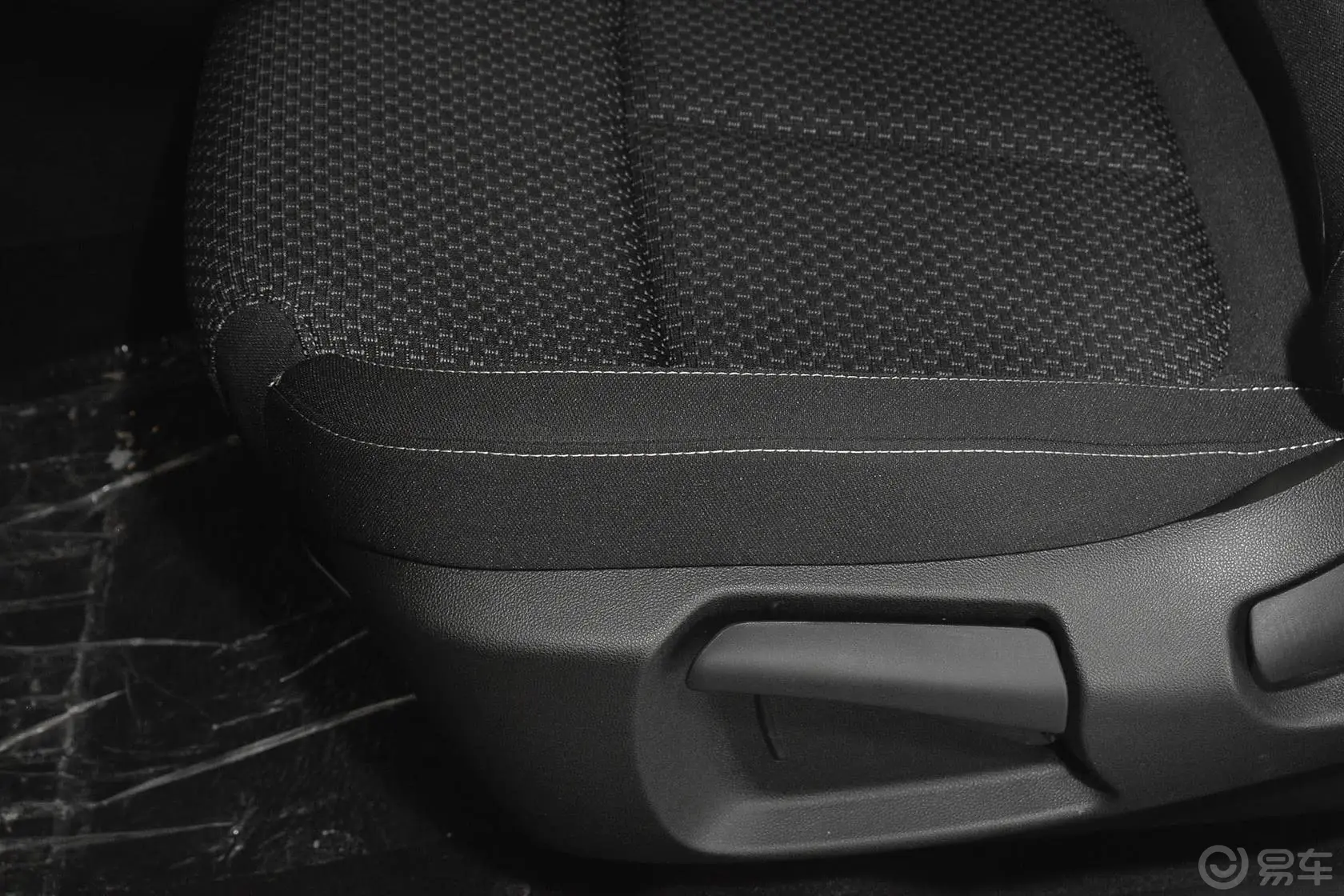 科雷嘉2.0L 两驱 舒适版座椅调节键