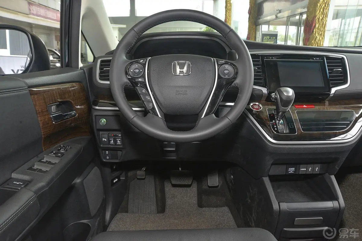 奥德赛改款 2.4L 自动 智享版驾驶位区域