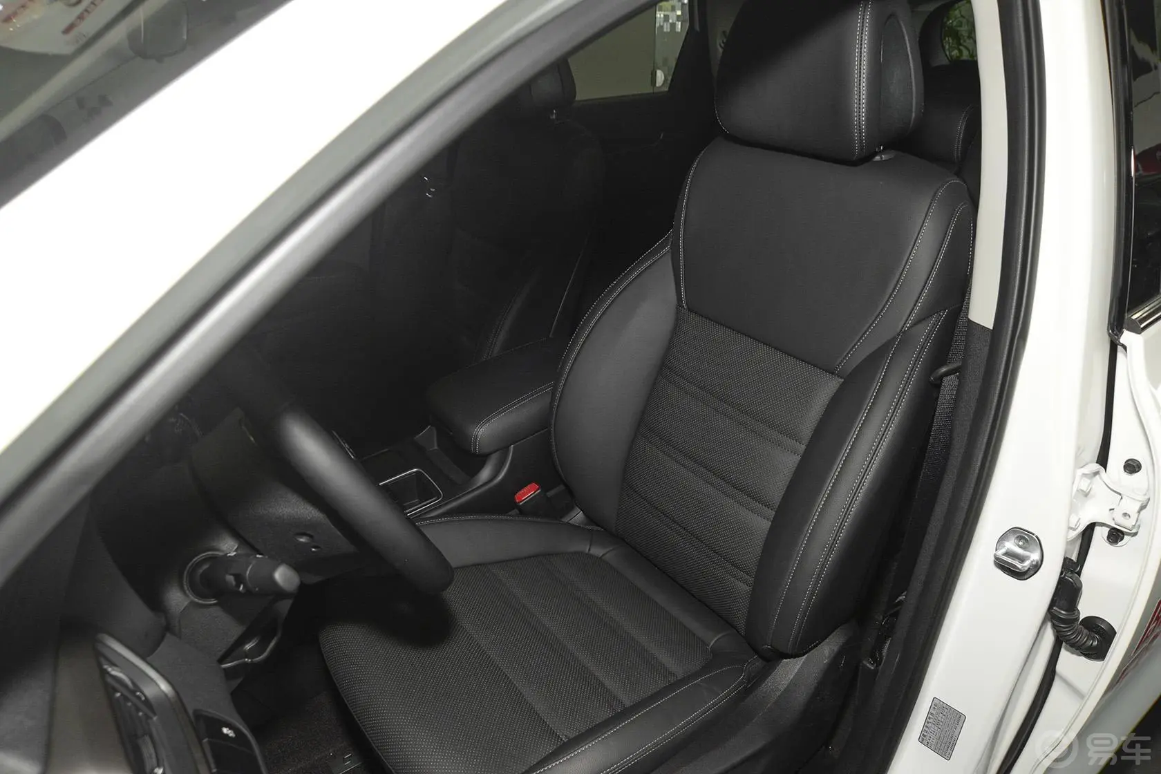 索兰托索兰托L 2.4GDI 汽油 4WD 定制版 七座 国IV驾驶员座椅
