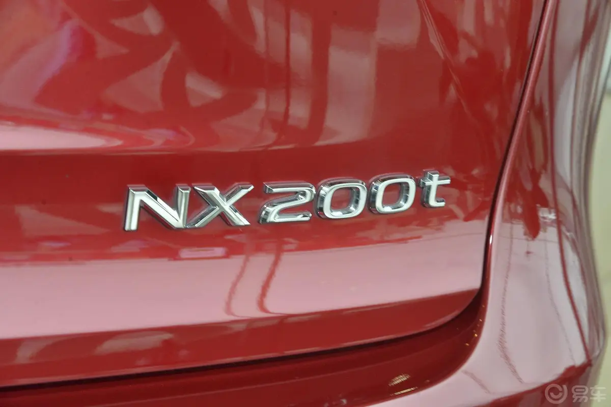 雷克萨斯NX200t F SPORT尾标