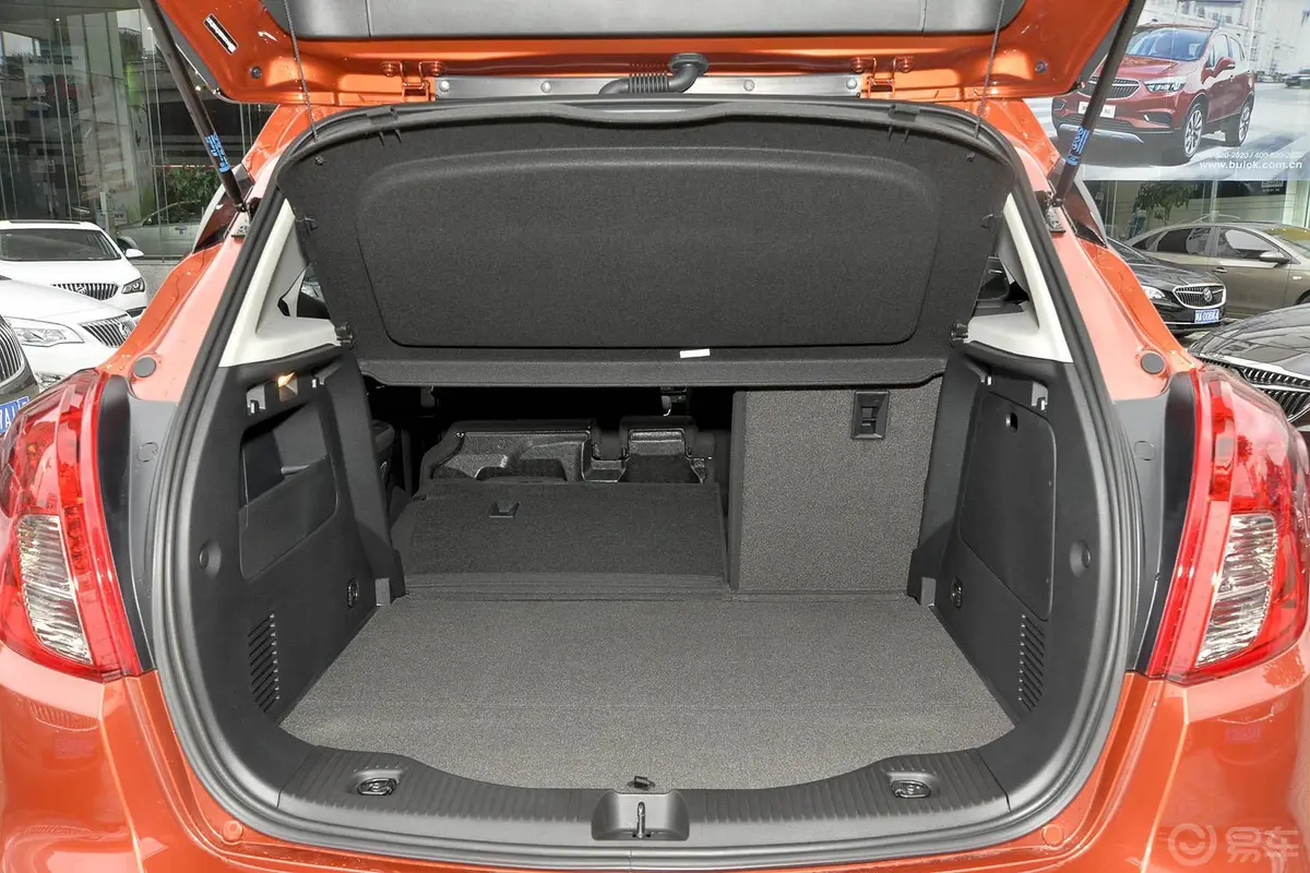 昂科拉18T 自动 两驱 都市领先型行李箱空间