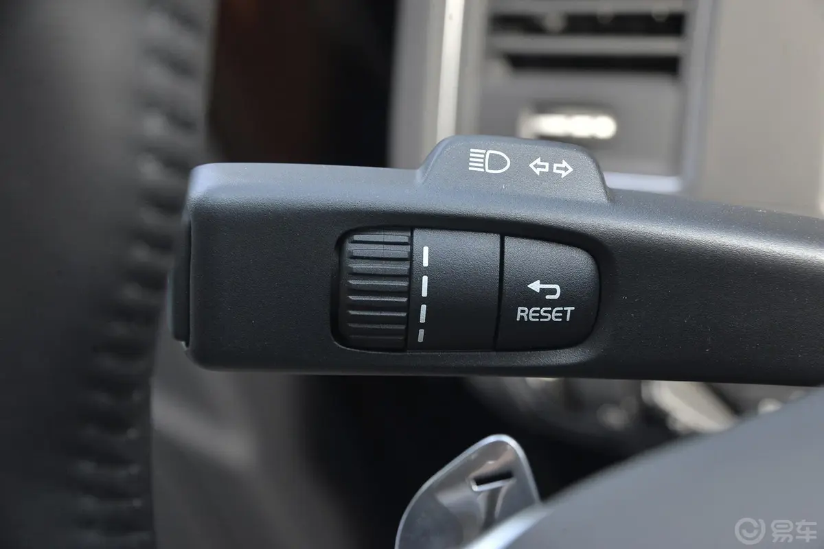 沃尔沃XC60T5 AWD 智越版大灯远近光调节柄