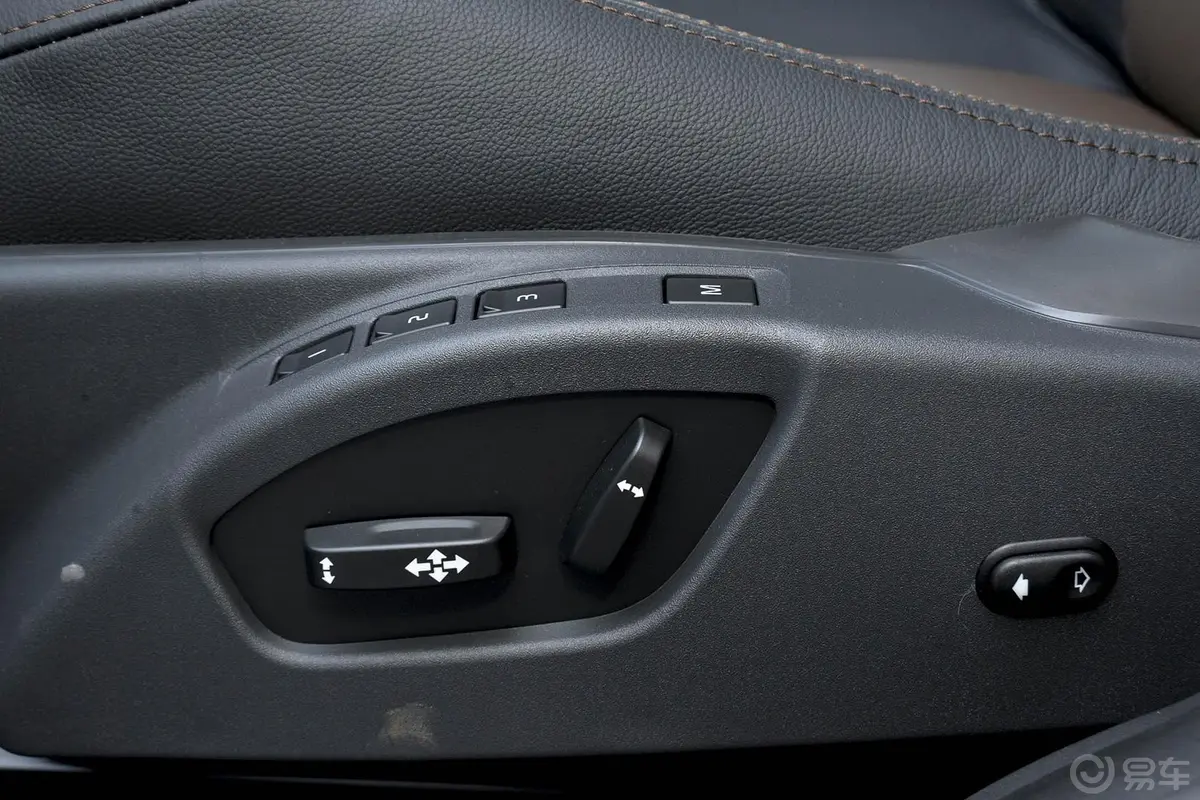 沃尔沃XC60T5 AWD 智越版座椅调节键