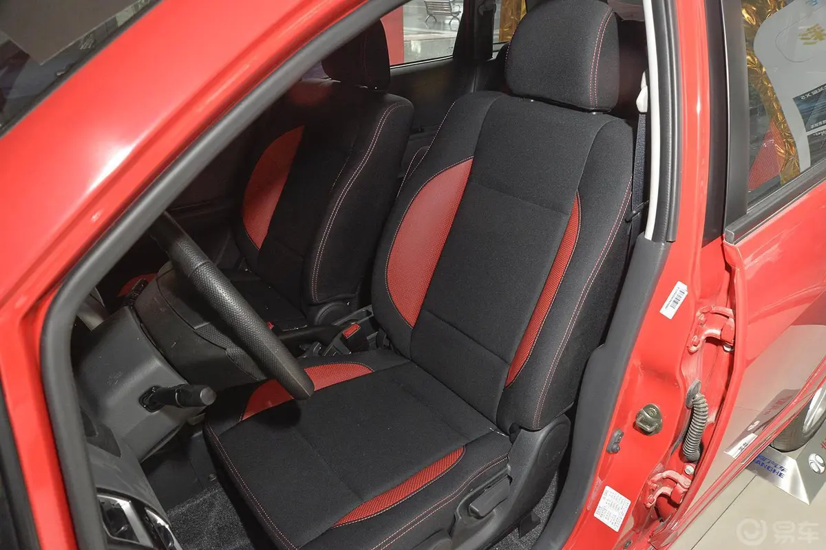 利亚纳A6两厢 1.4L 手动 畅想版驾驶员座椅