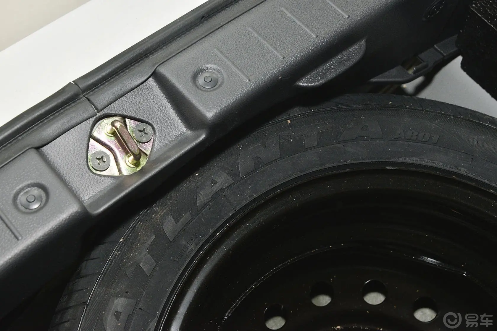 利亚纳A6两厢 1.4L 手动 理想版备胎品牌
