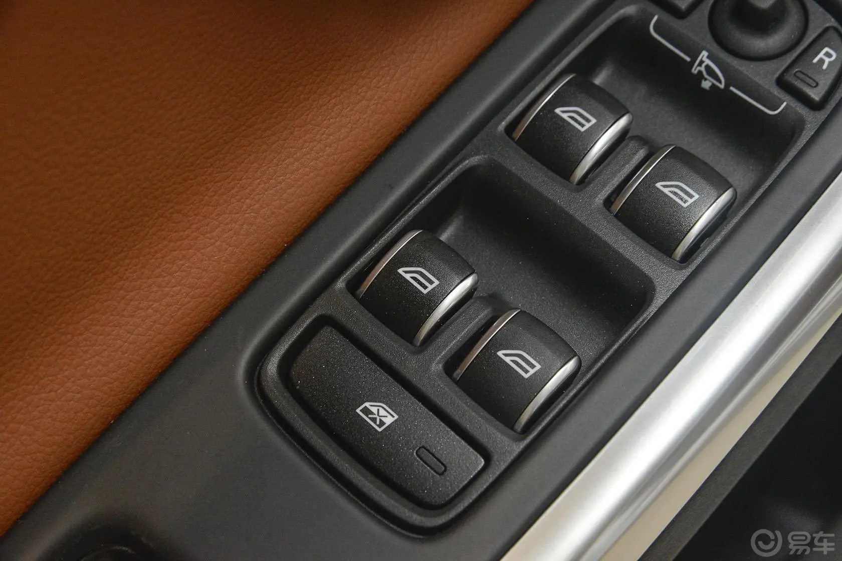 沃尔沃S60T5 智驭版车窗升降键