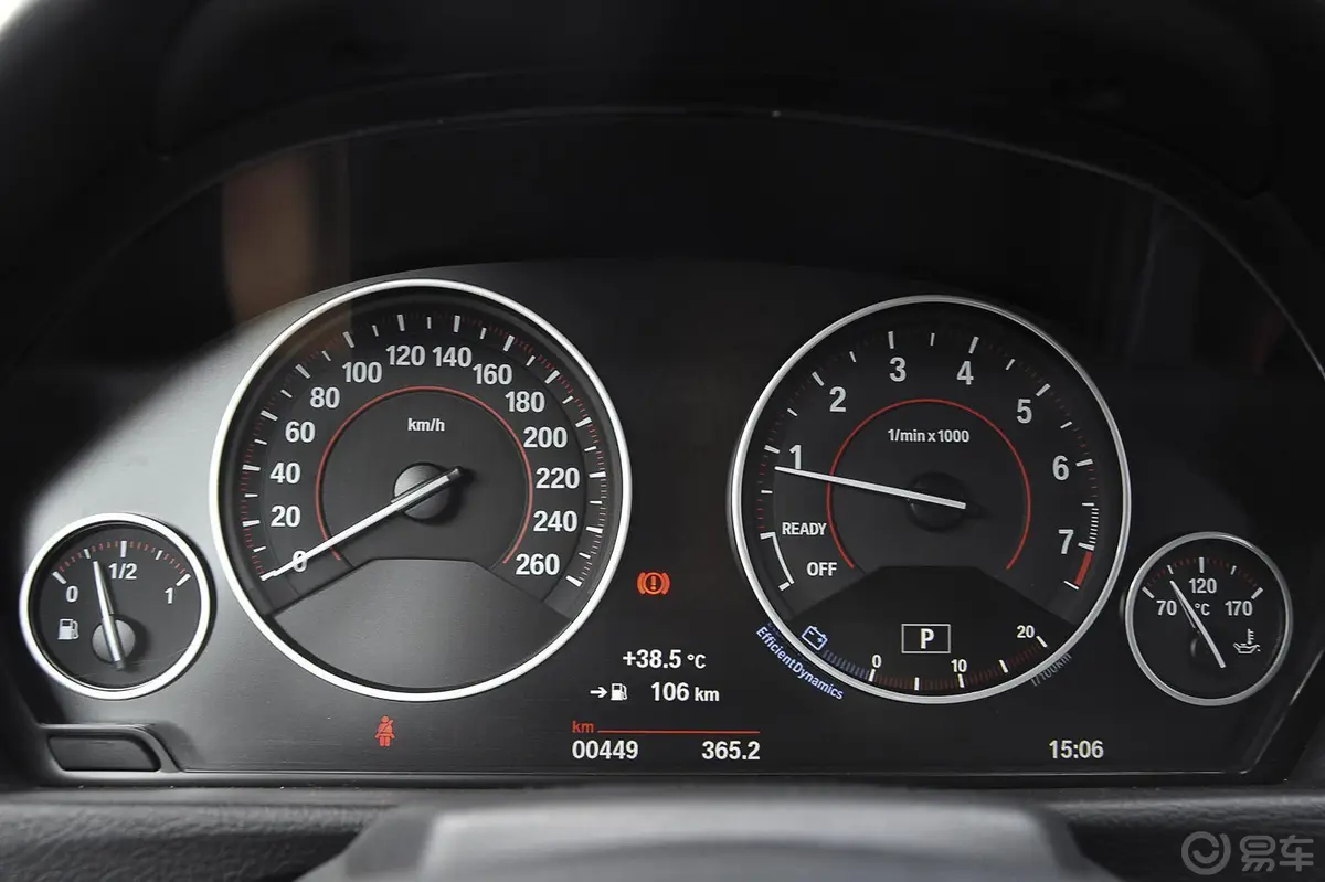 宝马4系敞篷轿跑车 428i xDrive 设计套装型仪表盘背光显示