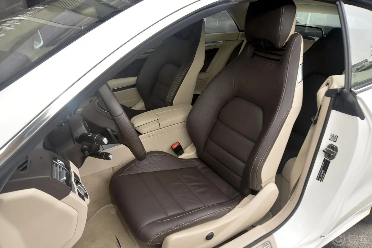 奔驰E级(进口)E260 Coupe 敞篷版驾驶员座椅