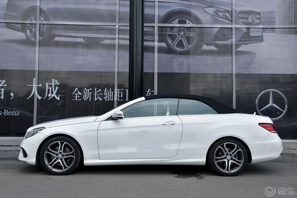 奔驰E级(进口)E260 Coupe 敞篷版正侧车头向右水平