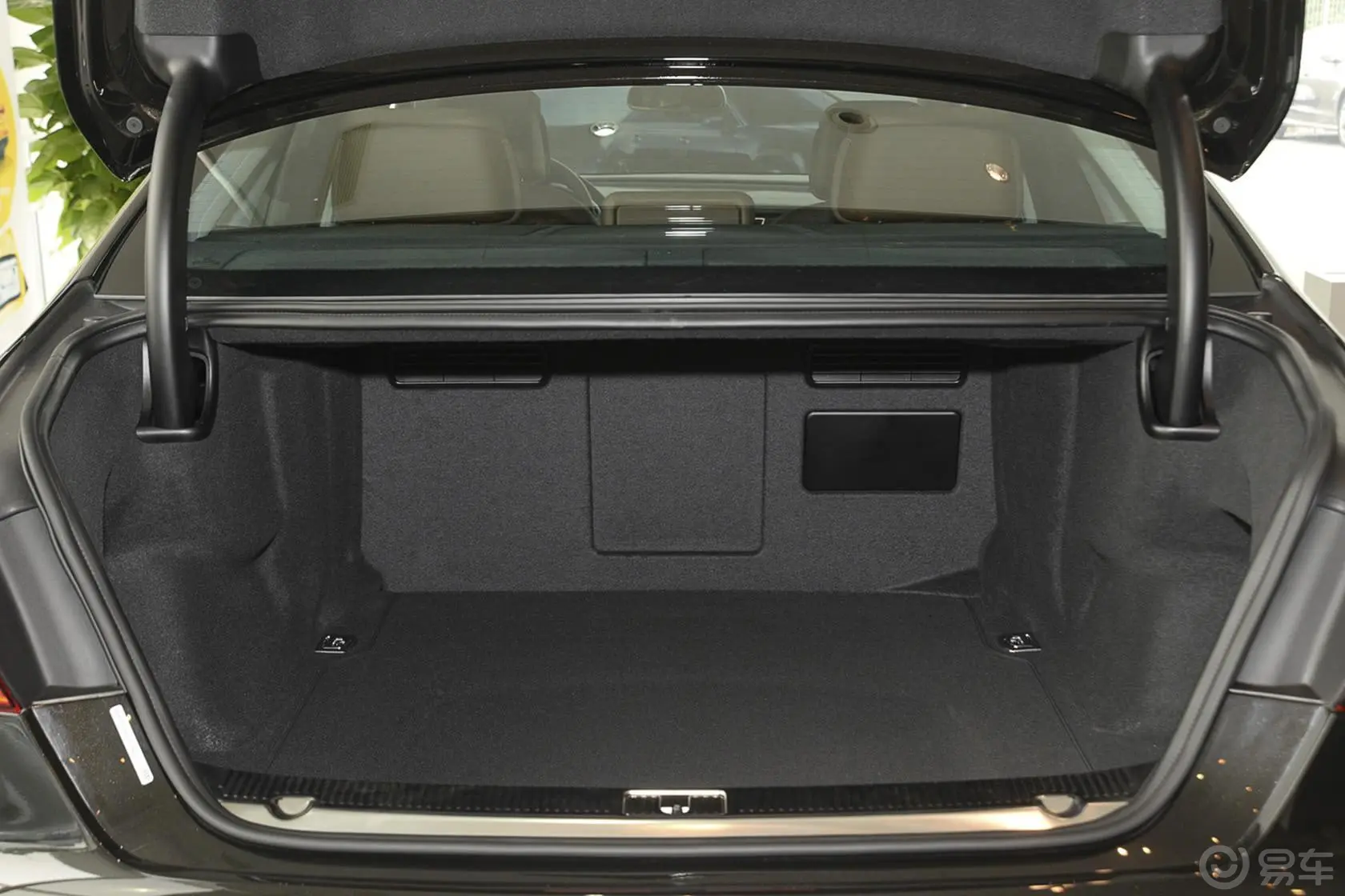 奥迪A8A8L 45 TFSI quattro 舒适型行李箱空间