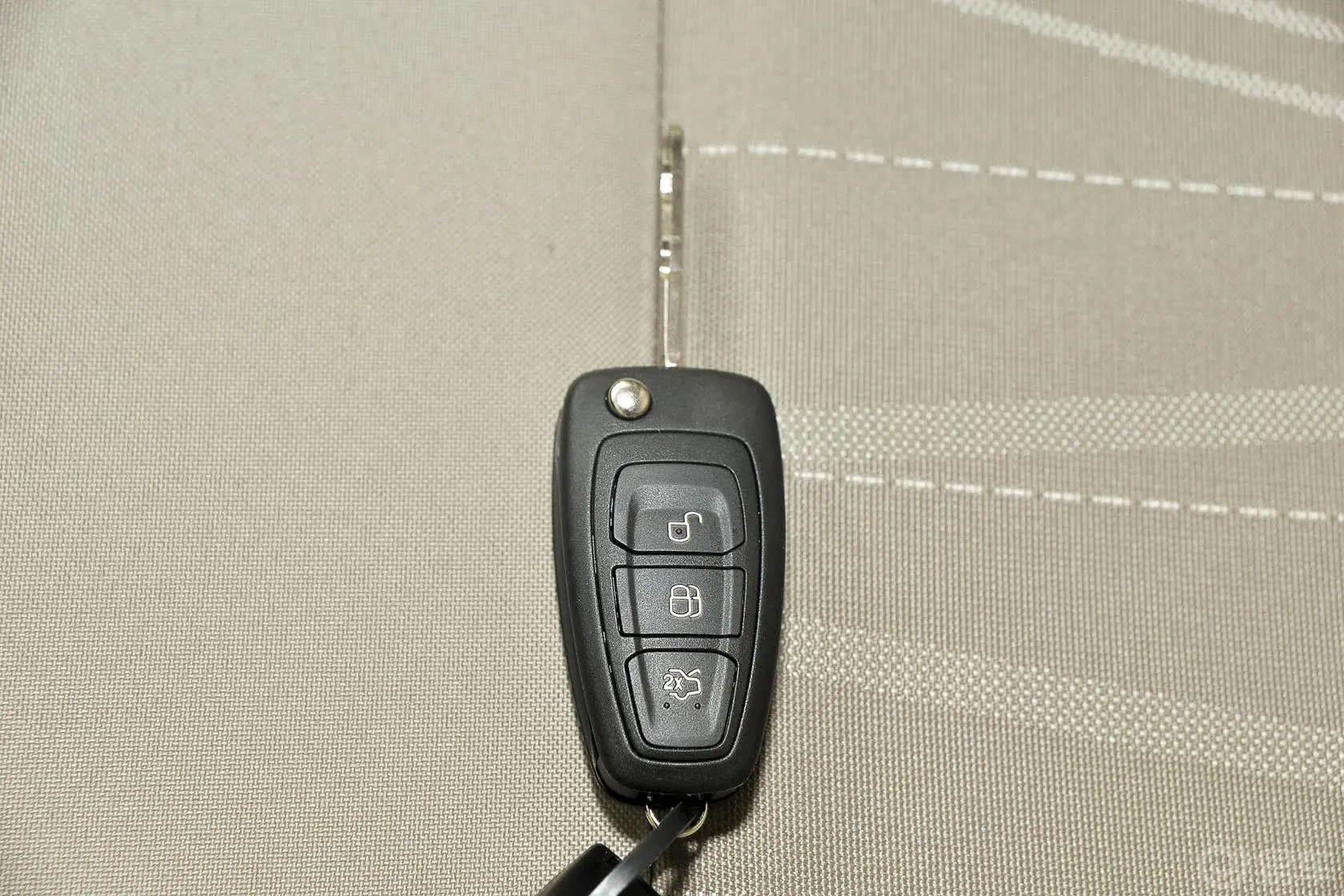 福克斯三厢 1.6L 自动舒适型钥匙