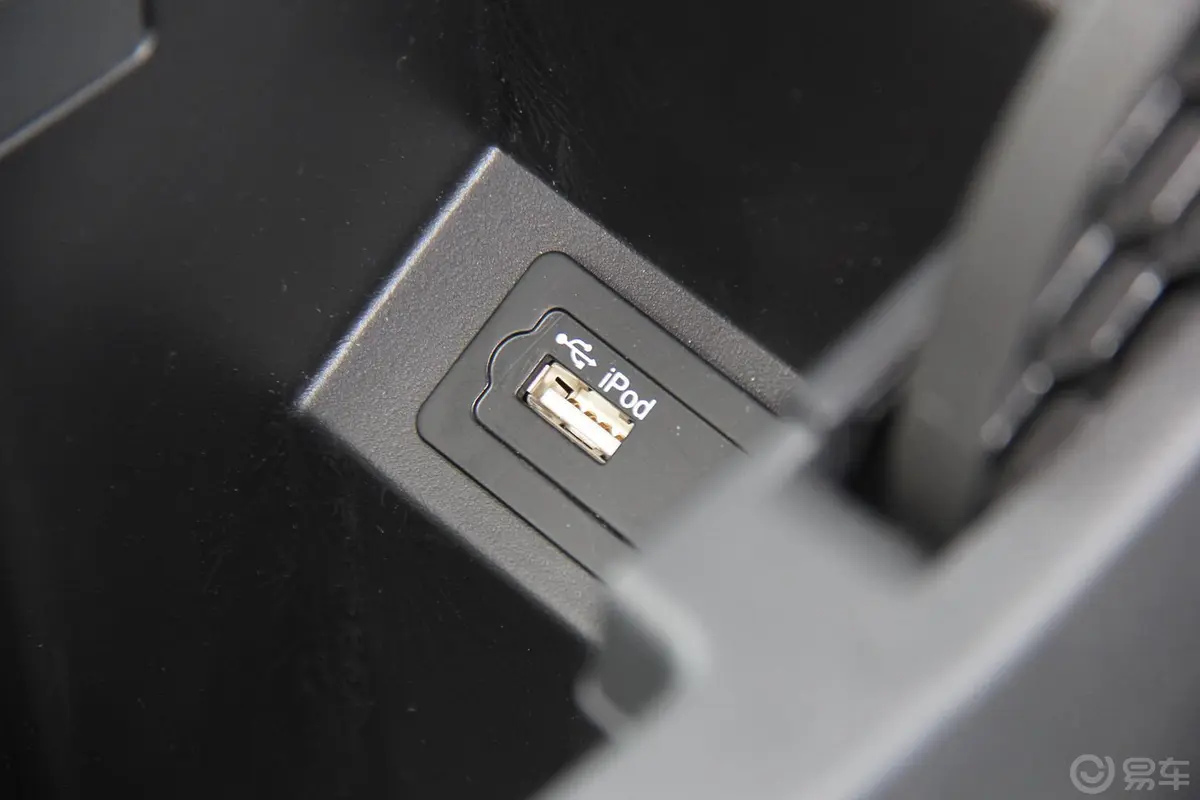 艾瑞泽71.5T 手动 致享版USB接口