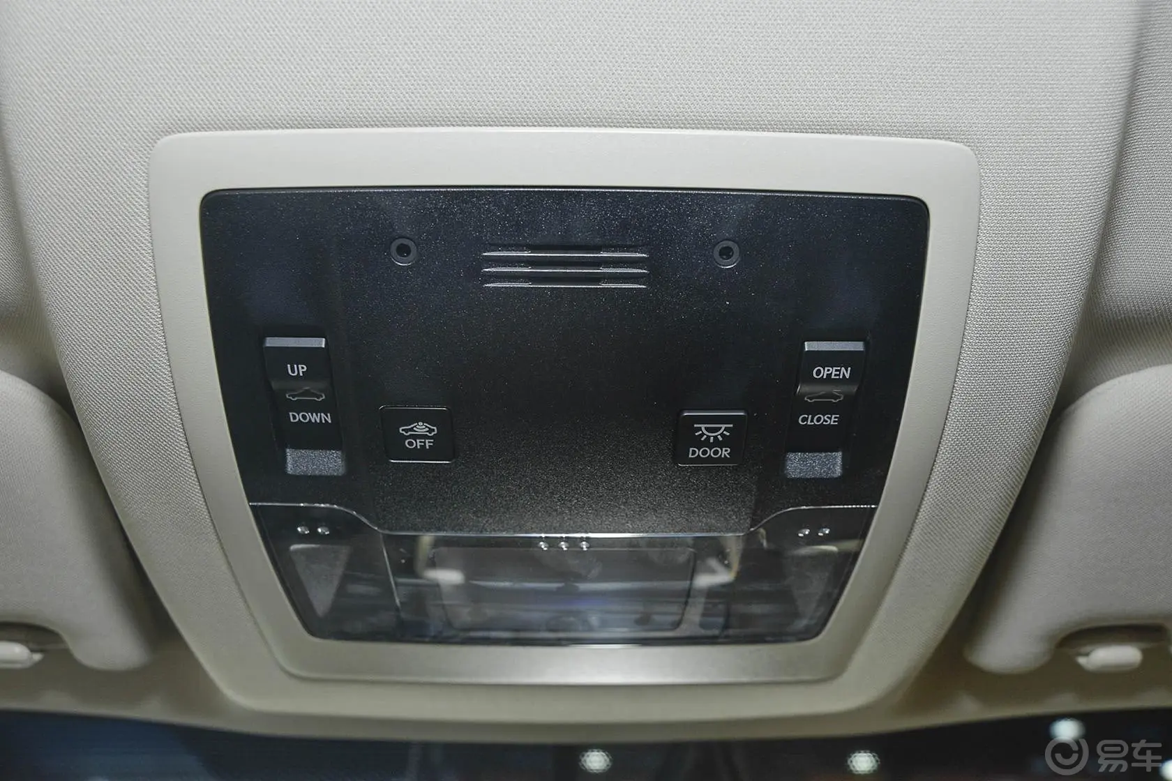 雷克萨斯NXNX 200 锋尚版前排车顶中央控制区