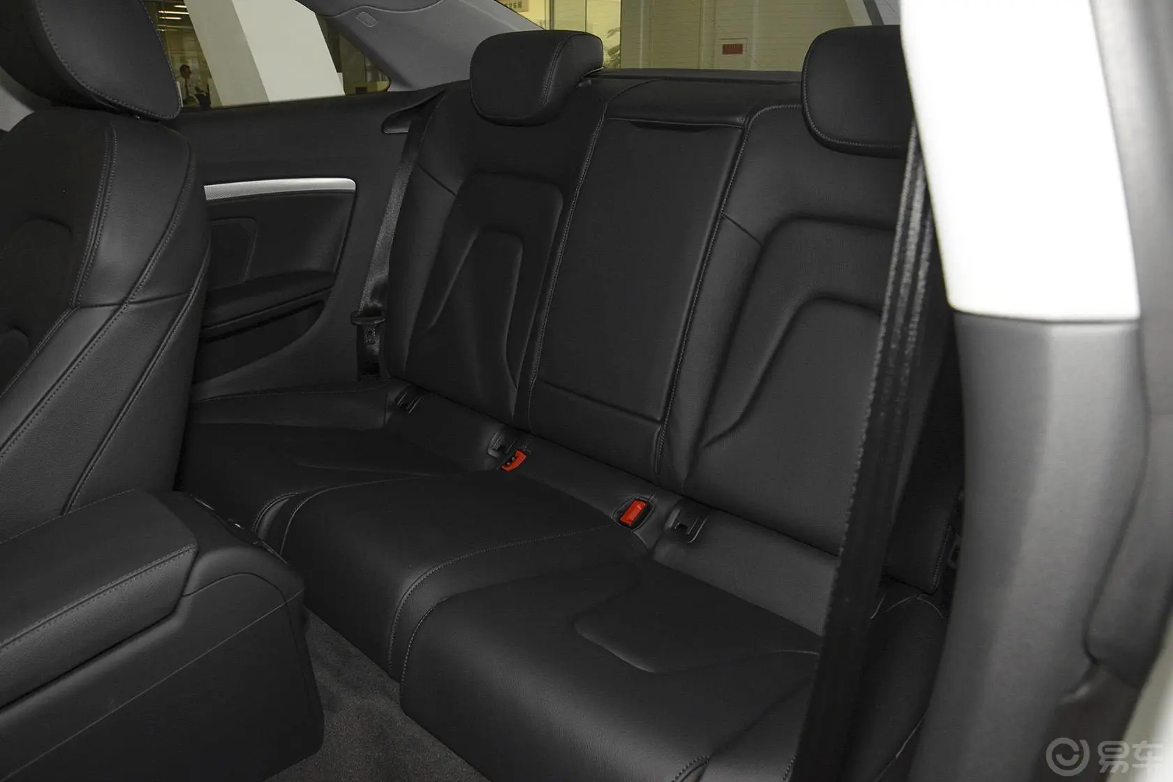 奥迪A5Coupe 45 TFSI 舒适型后排座椅