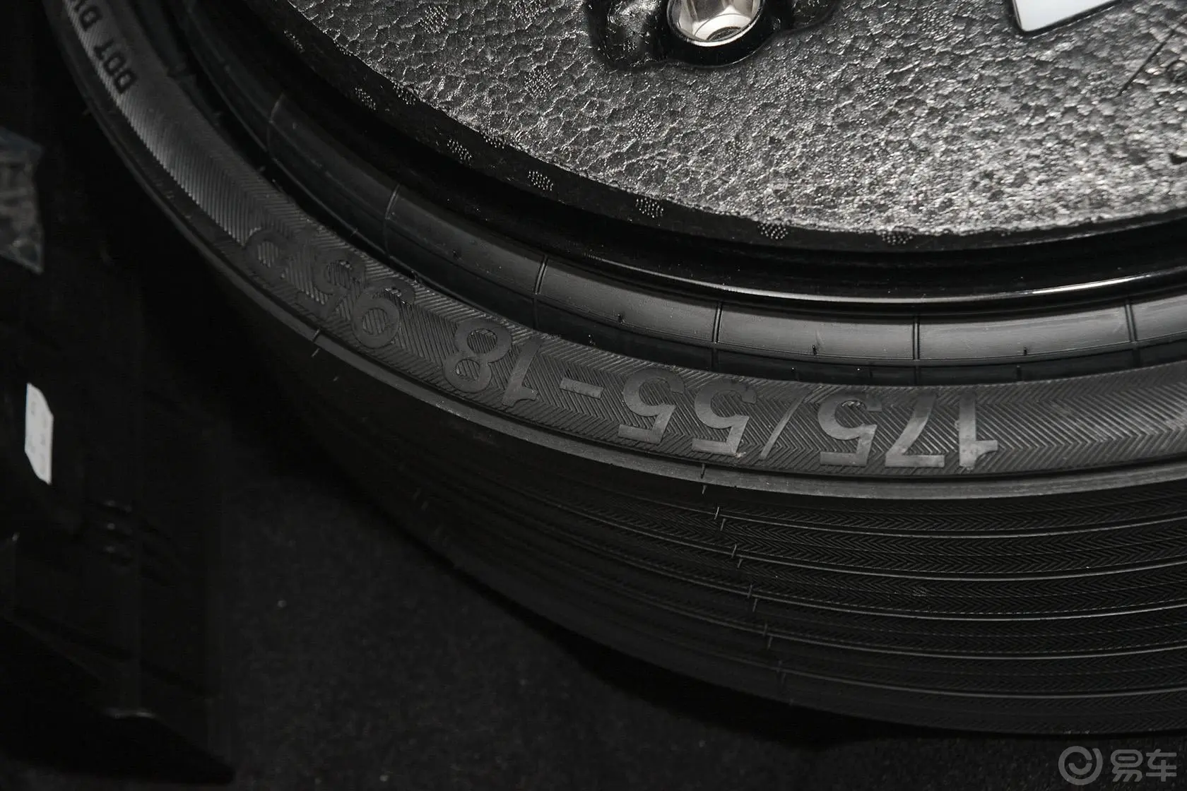Quattroporte3.8T 标准型备胎规格