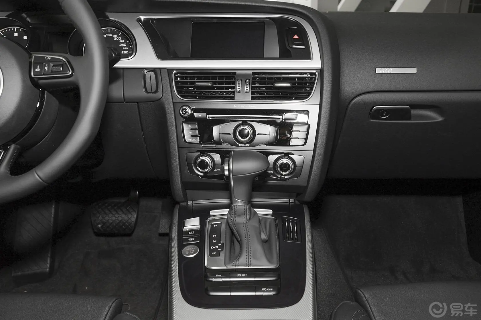 奥迪A5Coupe 45 TFSI 舒适型中控台整体