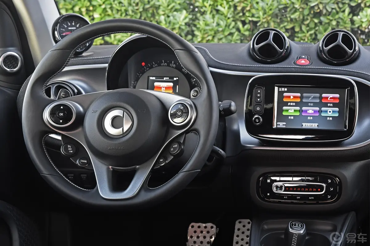 smart fortwo0.9T BRABUS Xclusive驾驶位区域