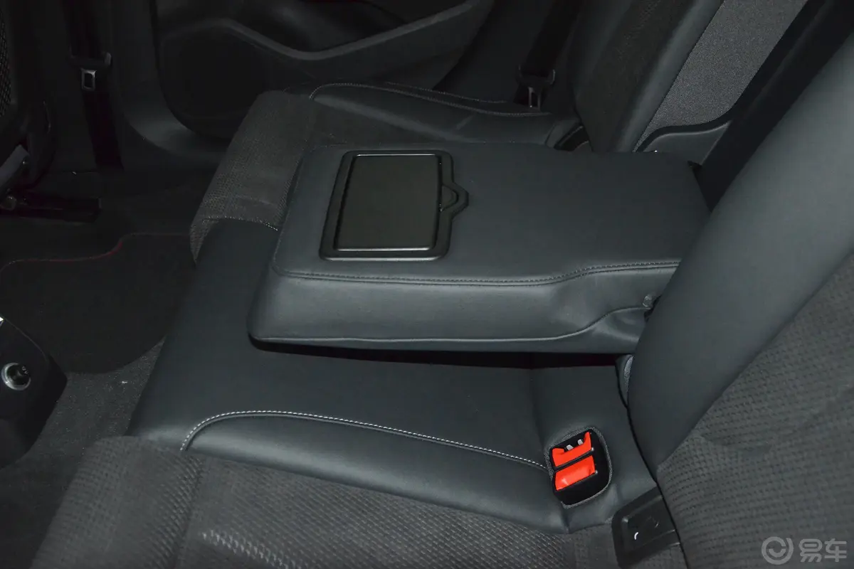 奥迪S3改款 2.0T Limousine空间
