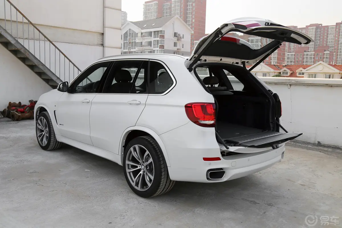 宝马X5(进口)xDrive35i M运动豪华版空间