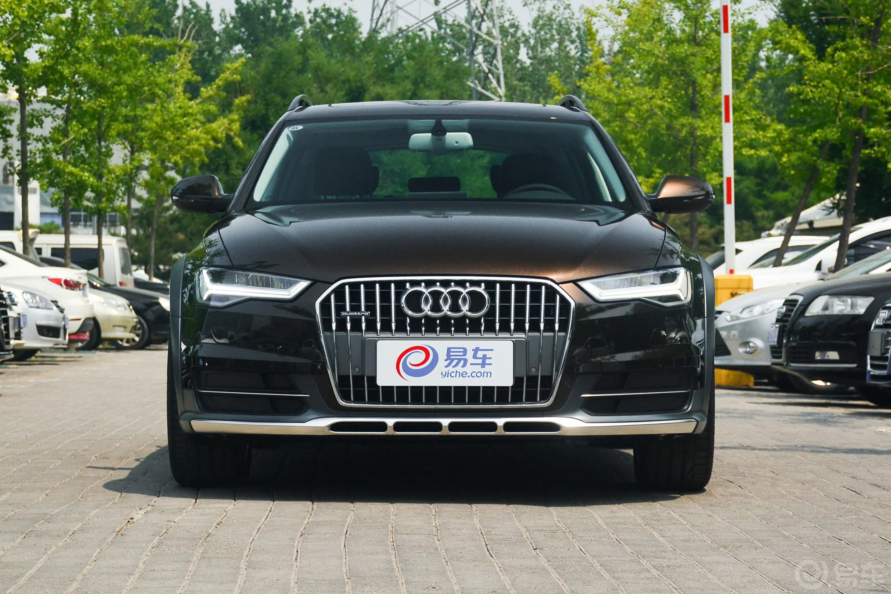 奥迪A63.0T allroad quattro正前水平