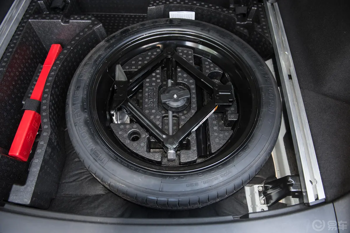 凯迪拉克XT5周年庆版 28T 四驱 铂金版外观