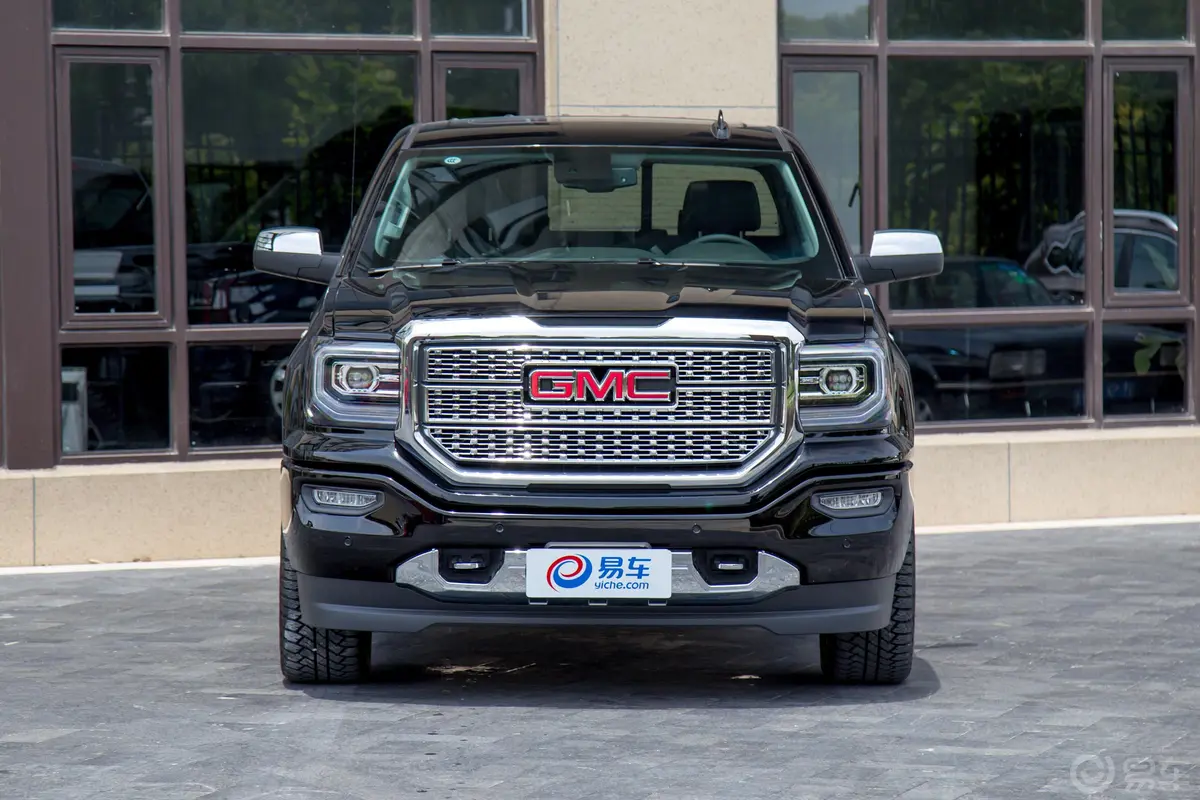 GMC Sierra6.2L 手自一体 DENALI 顶配版正前水平