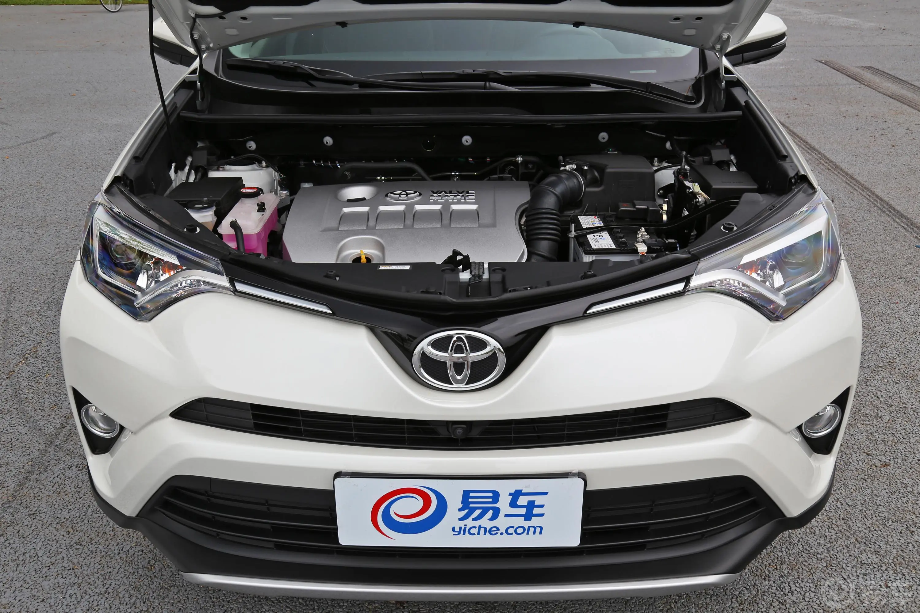 RAV4荣放2.0L CVT 两驱 智尚版 国V外观