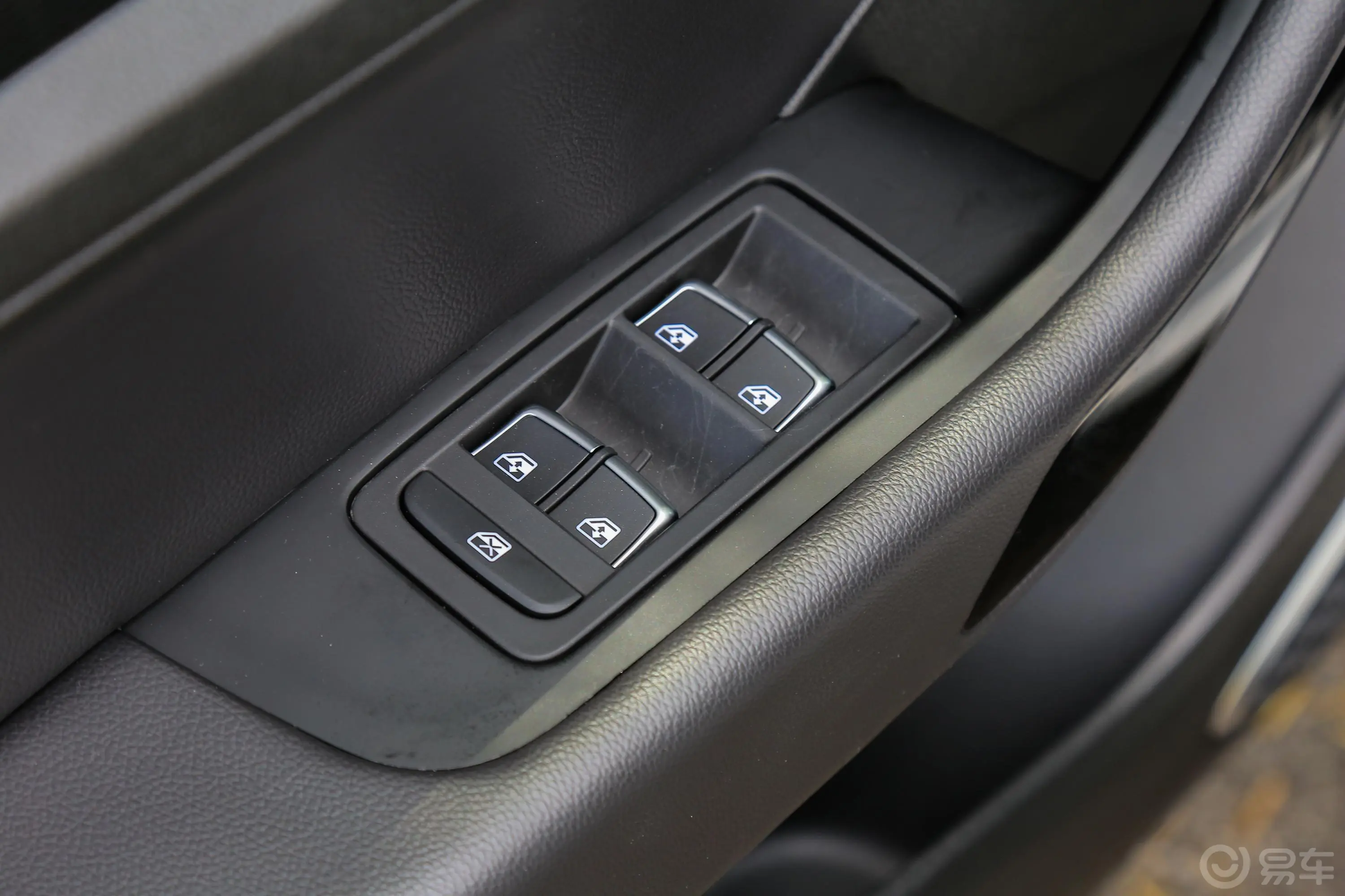 众泰Z3601.5L 手动 尊贵版车窗调节整体