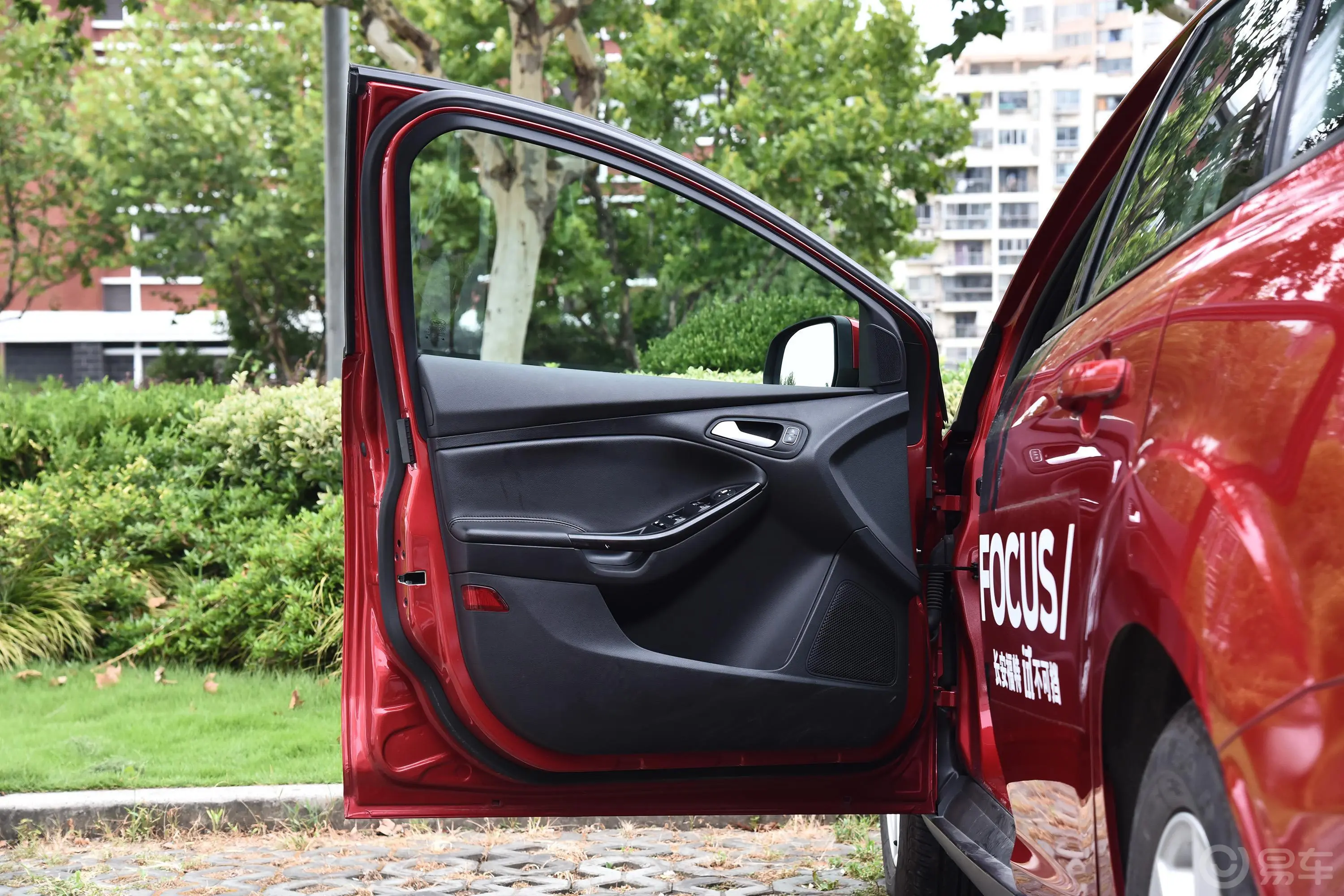 福克斯三厢 Ecoboost125 手动 超能风尚型智行版驾驶员侧前车门